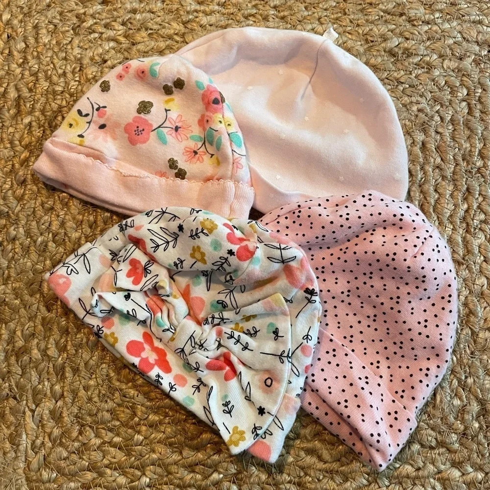 Set of 4 Infant hats in a variety of pinks